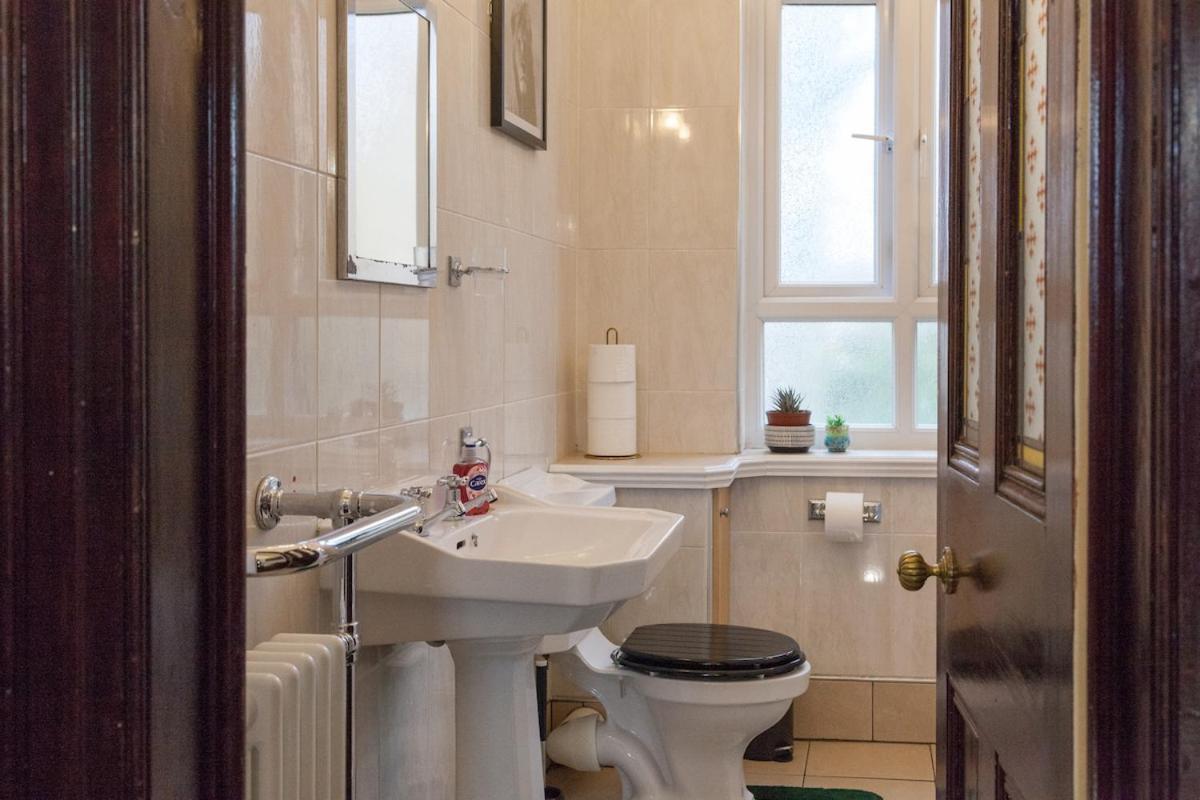 Victorian Elegance At Kingscliffe, Sleeps 17 Villa Manchester Eksteriør bilde