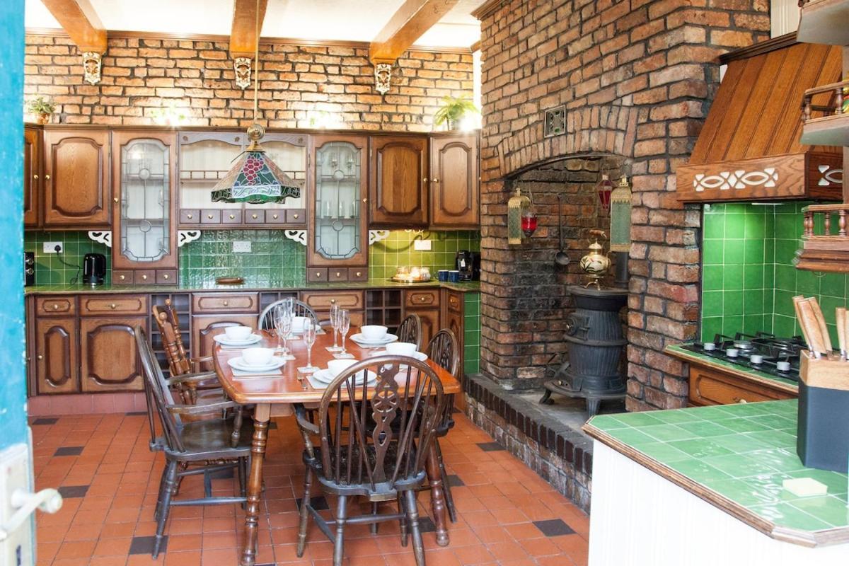 Victorian Elegance At Kingscliffe, Sleeps 17 Villa Manchester Eksteriør bilde