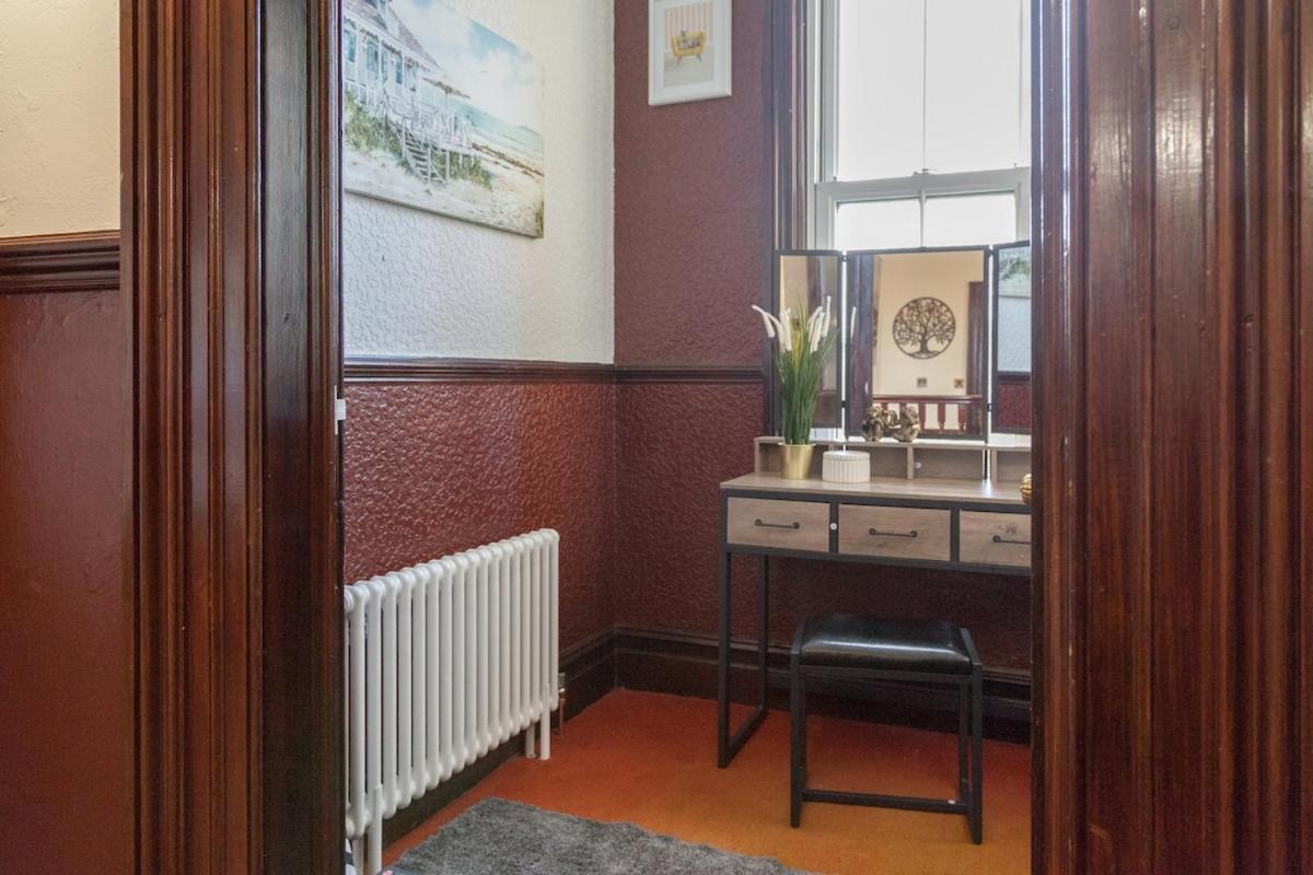 Victorian Elegance At Kingscliffe, Sleeps 17 Villa Manchester Eksteriør bilde