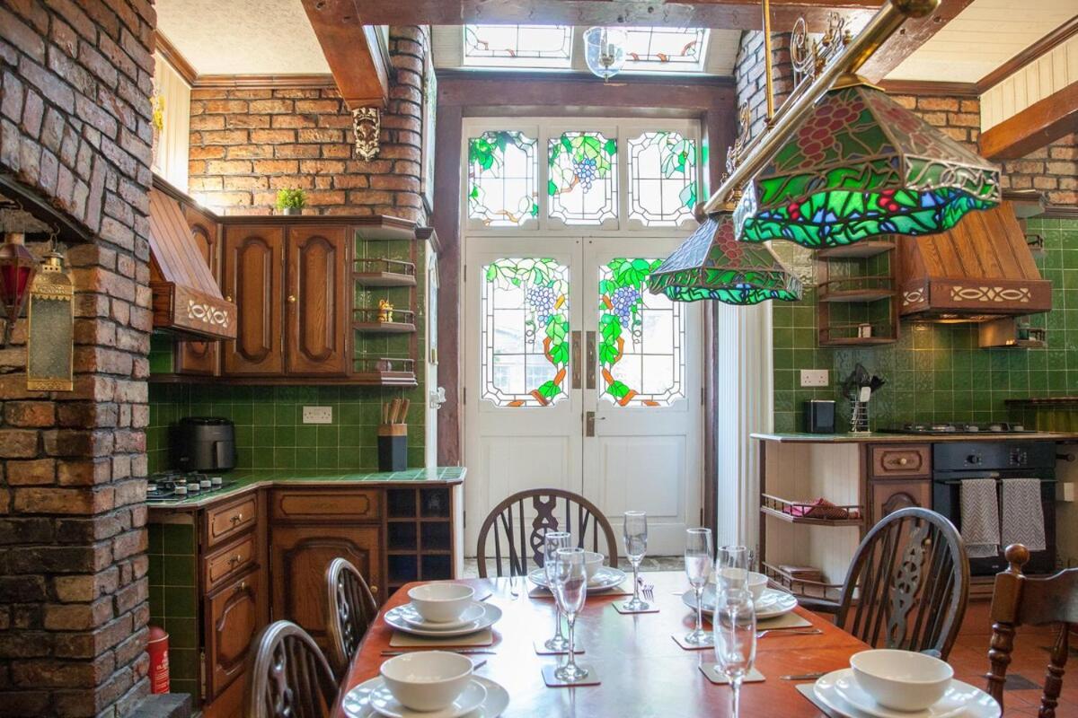 Victorian Elegance At Kingscliffe, Sleeps 17 Villa Manchester Eksteriør bilde